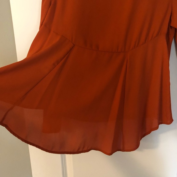 Rust colored blouse - Picture 3 of 4